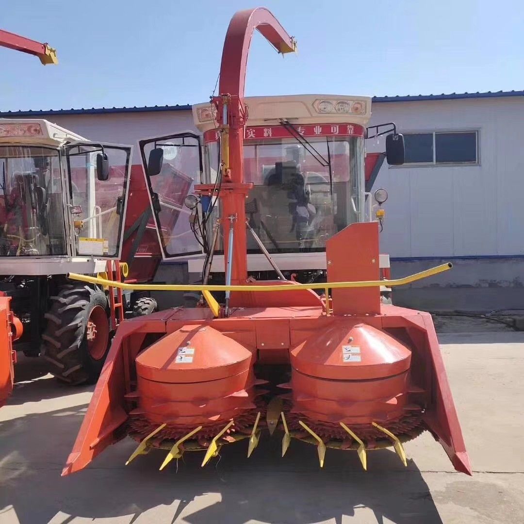 自走式青儲(chǔ)機(jī)